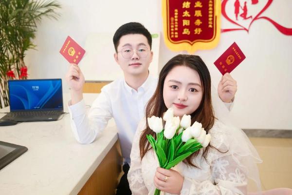 2025年9月周末民政局上班时间，想选周六领证需要提前预约吗