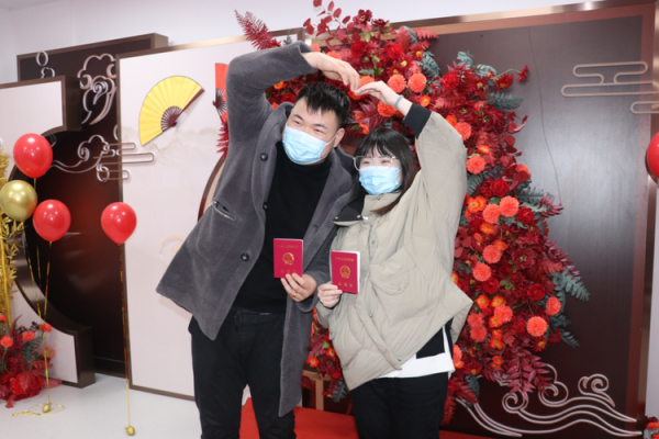 2025年适合领结婚证的最佳吉日查询